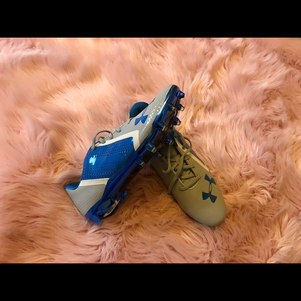 Soccer cleats